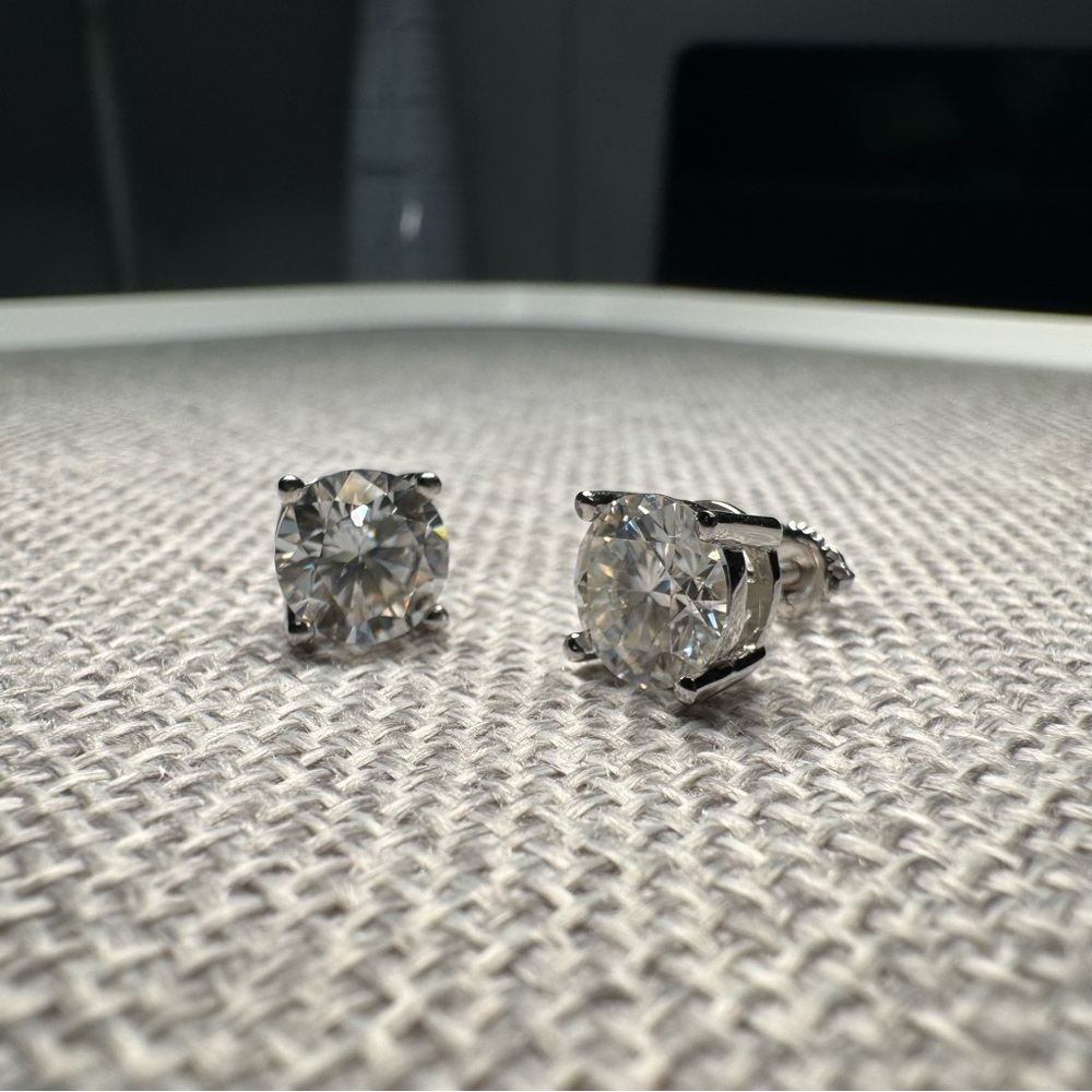 4.0 CTW Moissanite 925 Sterling Silver Stud Earrings Posts NEW F9 - Picture 3 of 8